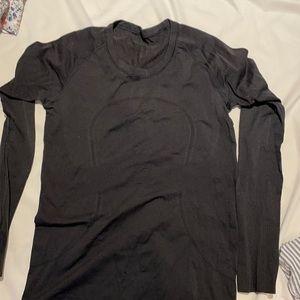 Lululemon black shirt